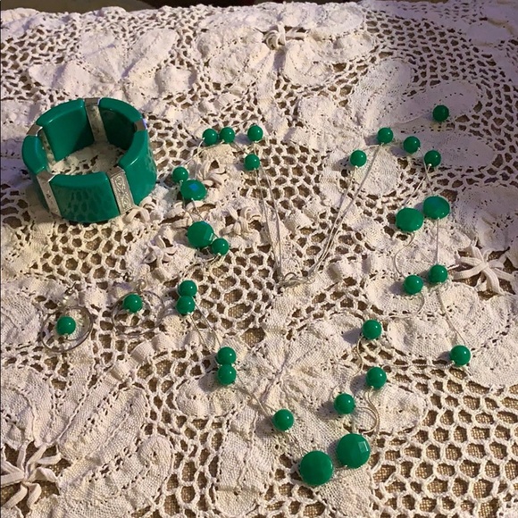Kohl's Jewelry - Necklace and earrings plus bracelet 3 for $20